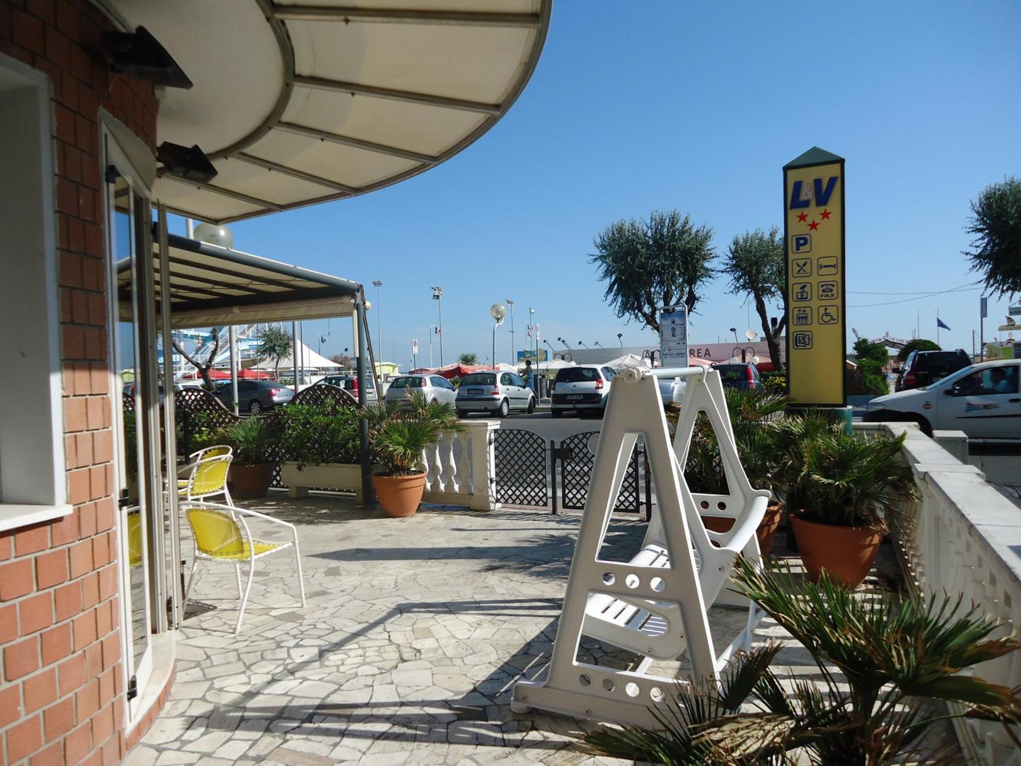 Hotel L&V Rimini Kültér fotó