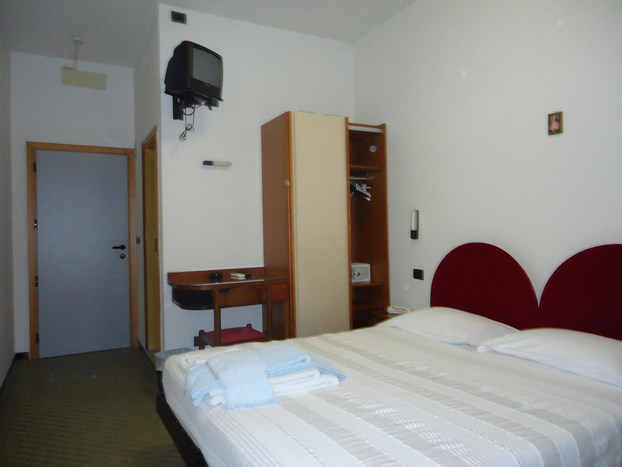 Hotel L&V Rimini Kültér fotó